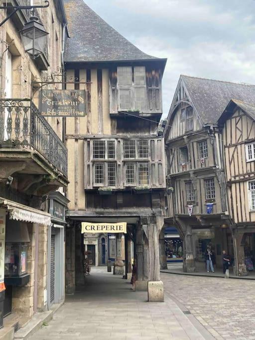 La Belle Consigne - Appartements Dinan Centre Gare Экстерьер фото