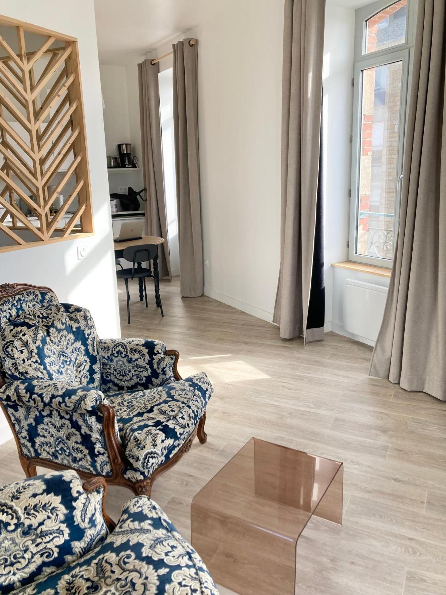 La Belle Consigne - Appartements Dinan Centre Gare Экстерьер фото